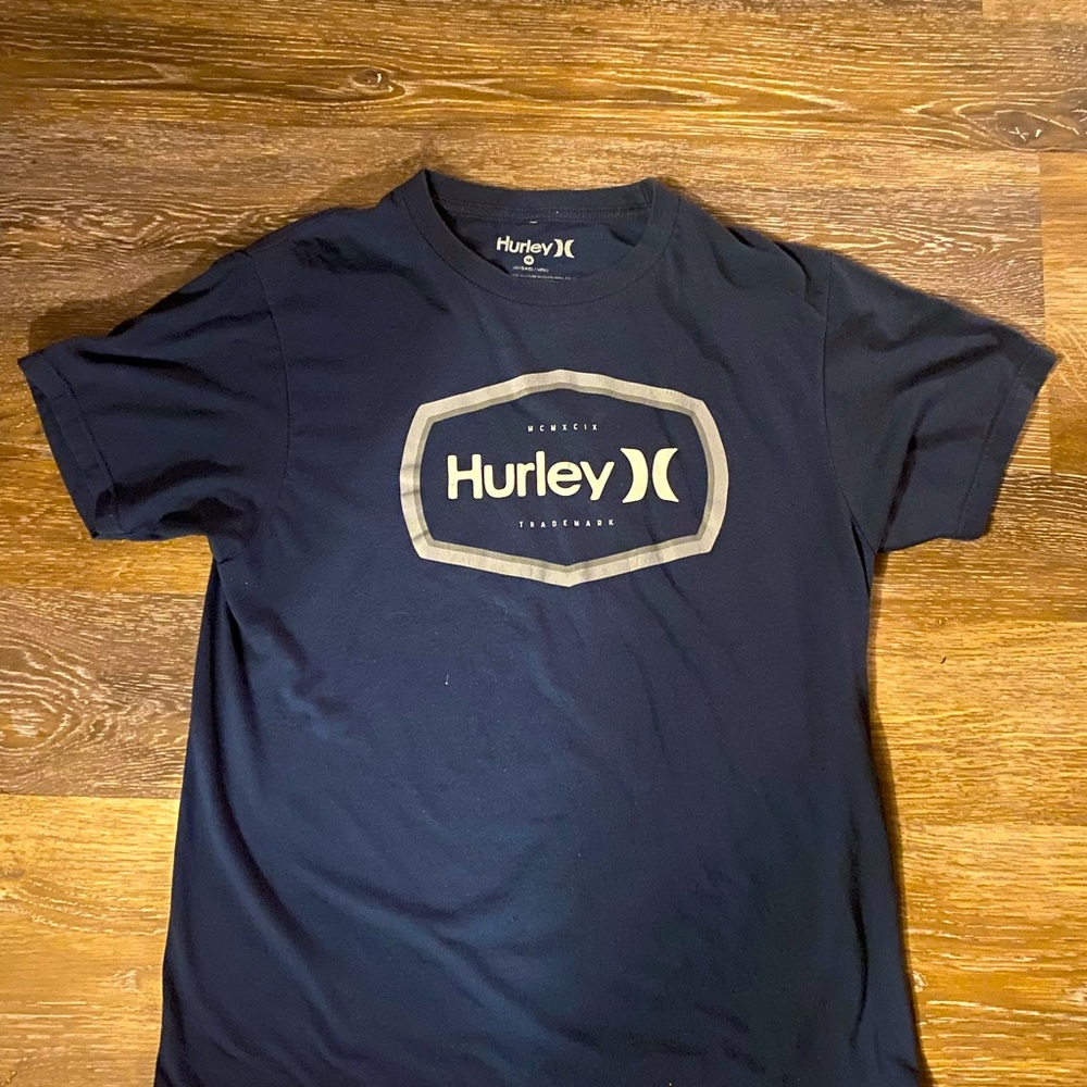 Men’s size medium Hurley shirt
